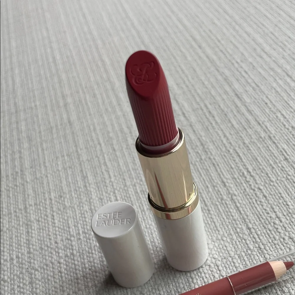 Estée Lauder pure color lipstick crème and lip liner bundle